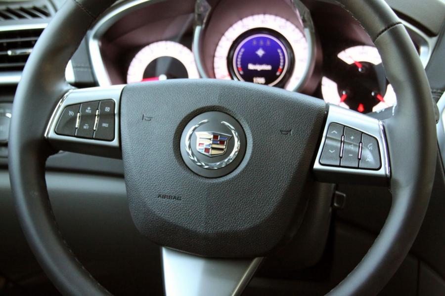  Cadillac SRX Crossover 2010 года  (фото 48 из 95)